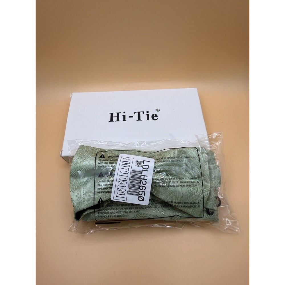 Hi-Tie Green Paisley Bow Tie Set with Accessories - Picture 7 of 7